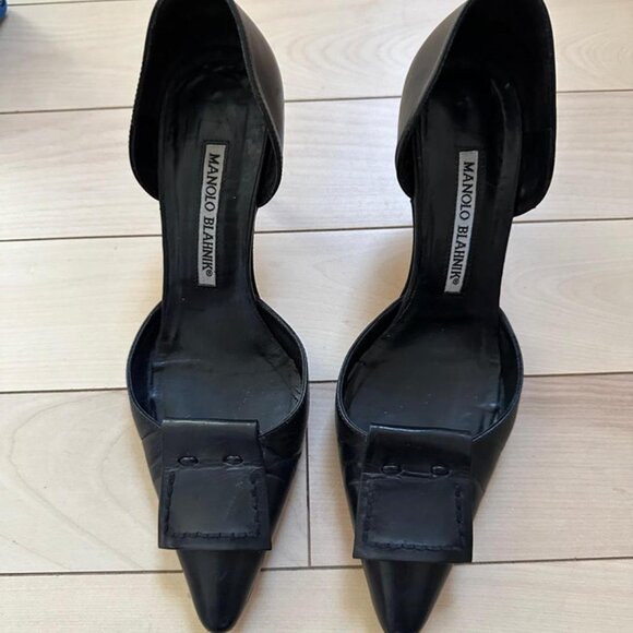 Manolo Blahnik Leather D’Orsay Pumps – Classic Black Pointed Toe Heels - Picture 2 of 8